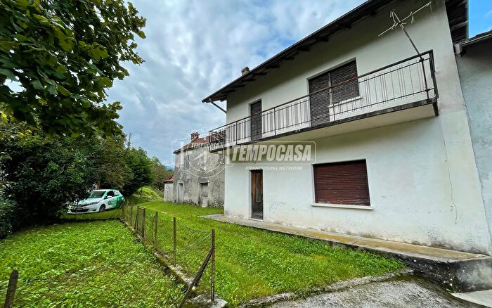 Casa quadrilocale in vendita in Via Medil, Belluno