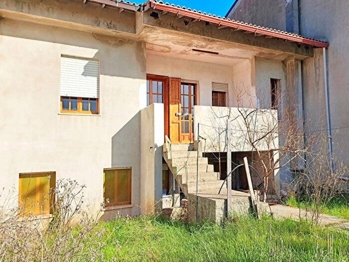 Casa quadrilocale in vendita in Lunamatrona