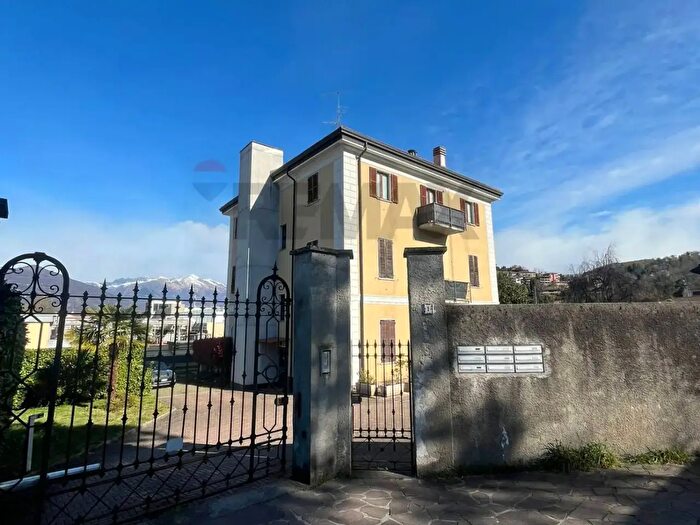 Appartamento bilocale in vendita in Via Ronchetto, Luino