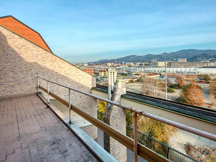 Appartamento con 6 locali in vendita in Via Madonna delle Rose, Torino