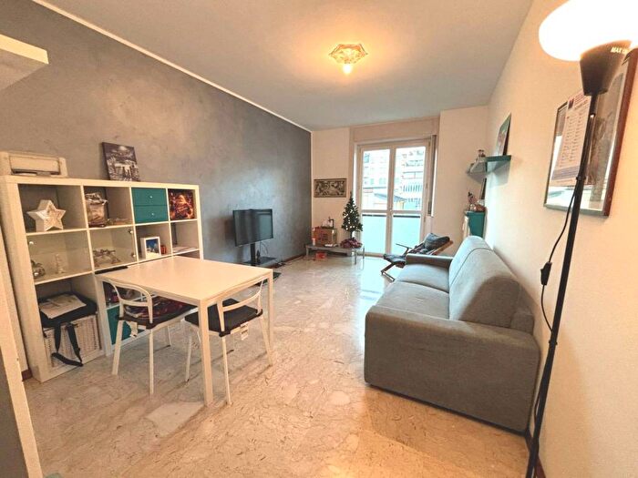 Appartamento bilocale in affitto in Via Alfredo Cappellini, Centrale, Milano