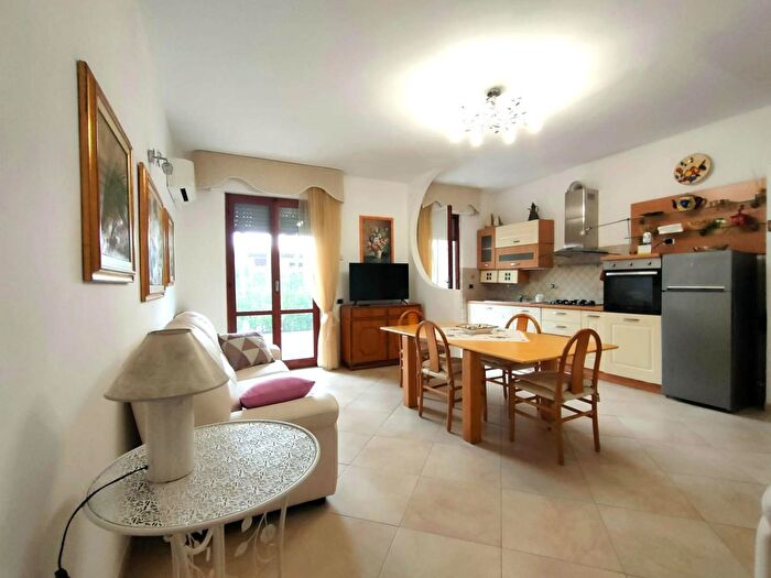 Appartamento trilocale in vendita in Massa