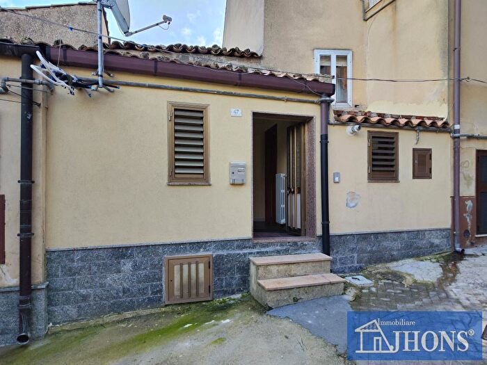 Casa in vendita in Via FLli Vigna, Enna