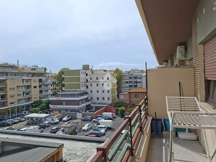 Appartamento trilocale in vendita in Via Stefano Cansacchi, Roma