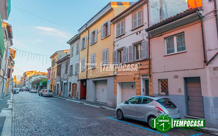 Casa bilocale in vendita in Via Taverna Giuseppe, Piacenza