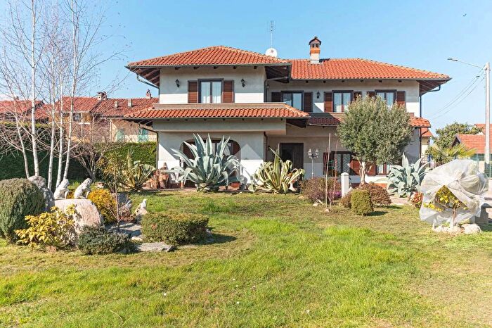 Casa con 5 locali in vendita in Borgata Vignali, Barbania
