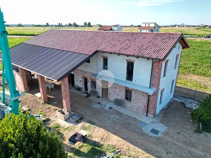 Casa con 6 locali in vendita in Via Morozzo, Sant'Albano Stura
