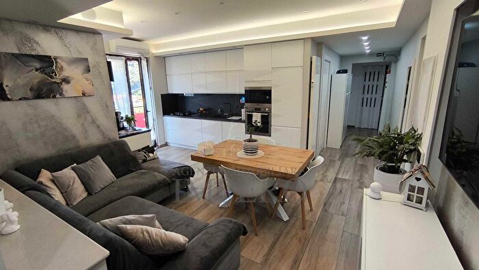 Appartamento con 5 locali in vendita in Via Tenda, Ventimiglia