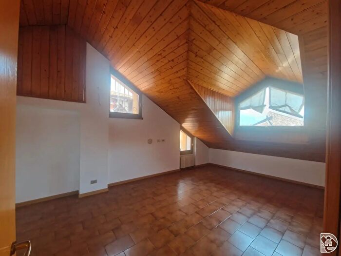 Appartamento quadrilocale in vendita in Via Catullo Tomaso, Belluno