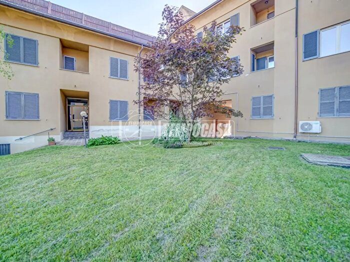 Appartamento trilocale in vendita in Via Volta, Cassano Magnago