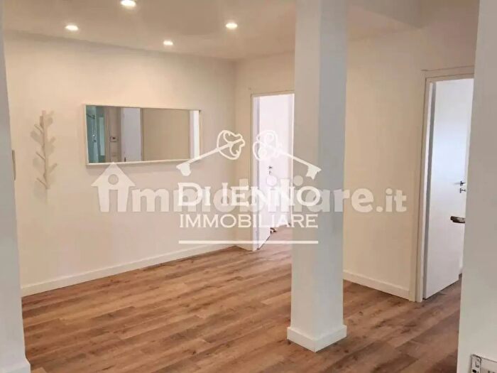 Appartamento trilocale in vendita in Via Cassia, Roma