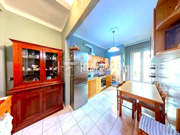 Appartamento trilocale in vendita in Via Verrès, Torino