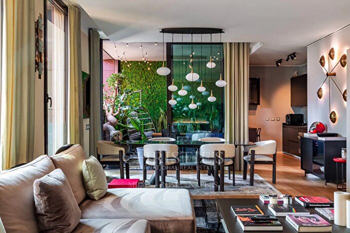 Appartamento con 5 locali in vendita in Via Joe Colombo, Milano