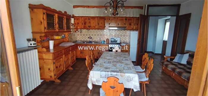 Appartamento con 6 locali in vendita in Via Pianca San Giovanni Bianco Bg, San Giovanni Bianco