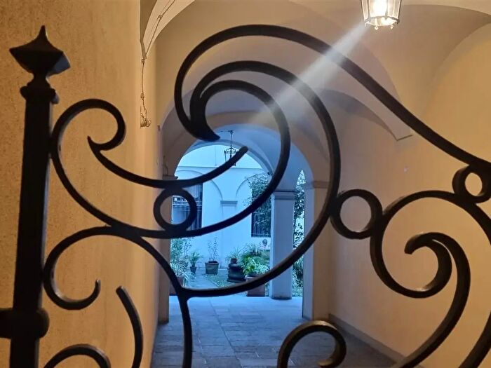 Appartamento con 8 locali in vendita in Parma