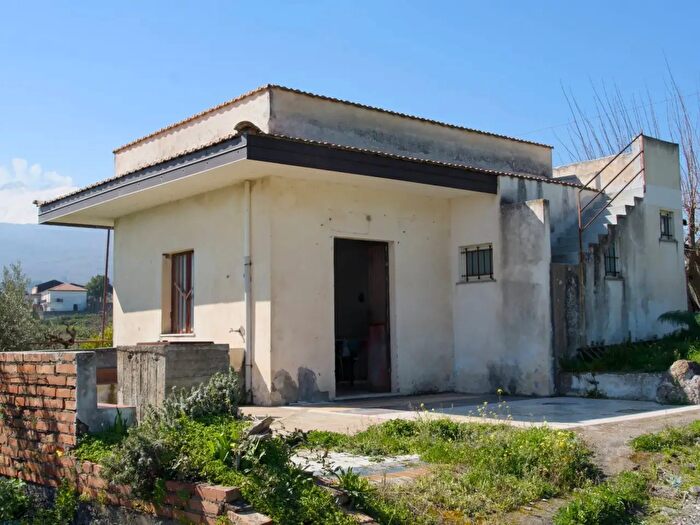 Casa monolocale in vendita in Via Albero San Filippo, Piedimonte Etneo