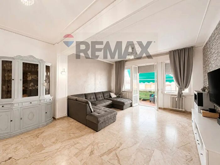 Appartamento con 5 locali in vendita in Via Roma, Falconara Marittima