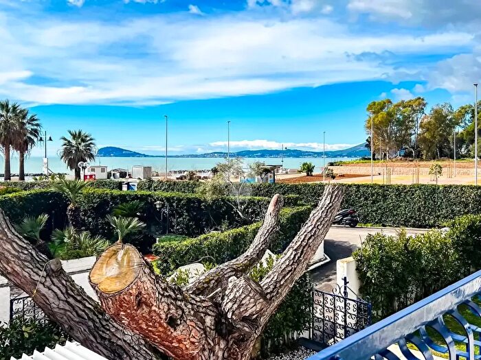 Appartamento con 5 locali in vendita in Via Via Santo Janni, Formia