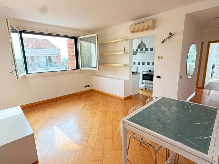 Appartamento trilocale in vendita in Piazza Aldo Moro, Grassobbio