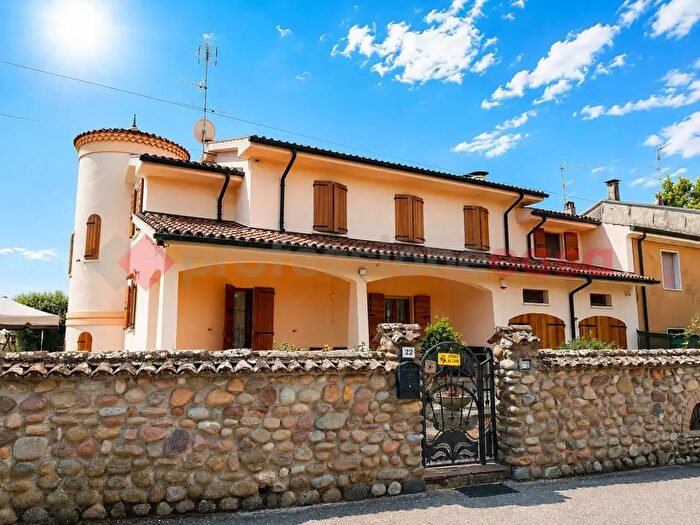 Casa con 5 locali in vendita in Sorga'