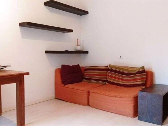 Appartamento trilocale in affitto in via Alunno, Piazzale Siena, Milano