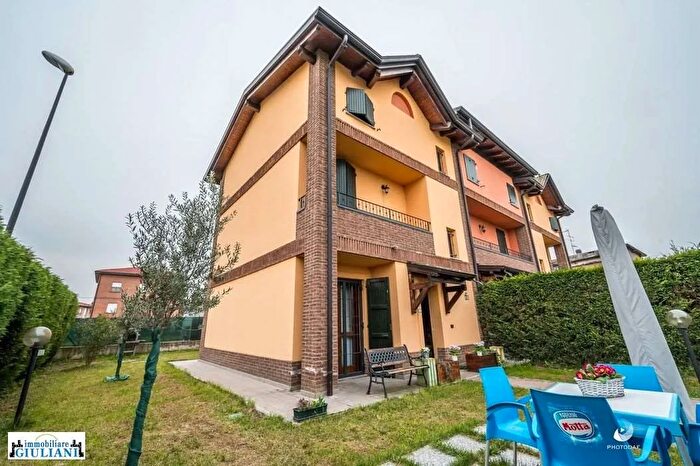 Case in Vendita e in Affitto - 3