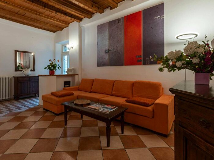 Appartamento trilocale in affitto in Via Redentore, Veronetta, Verona