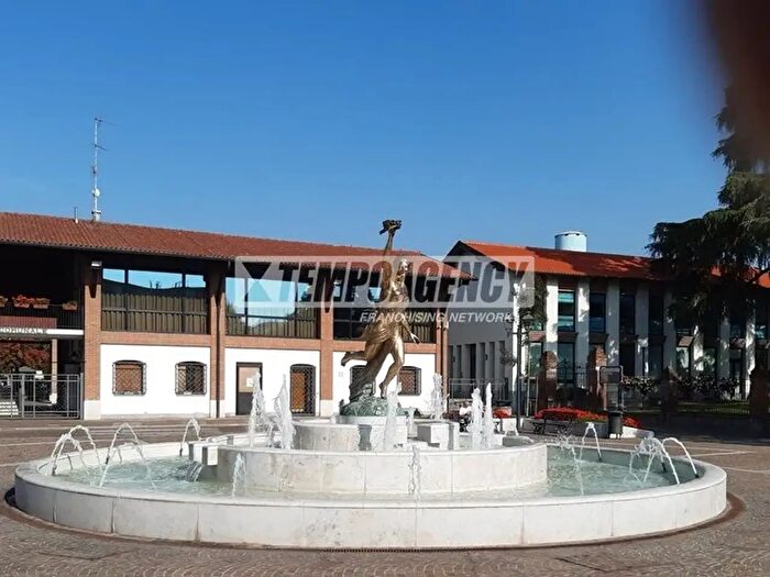 Appartamento trilocale in vendita in Via Giacomo Matteotti, Assago