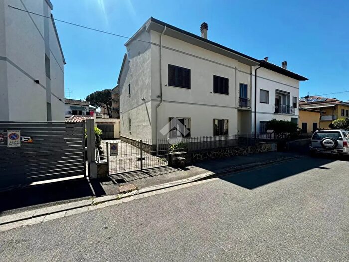 Appartamento quadrilocale in vendita in Via delle Ginestre, Sesto Fiorentino
