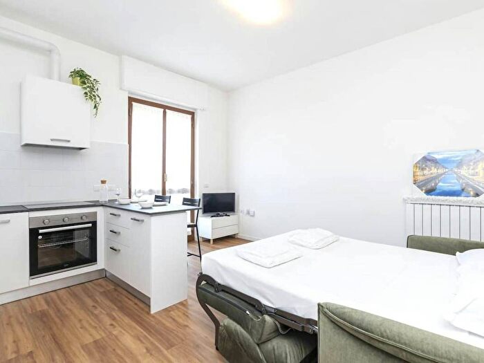 Appartamento monolocale in affitto in Via Broni, Vigentino Fatima, Milano