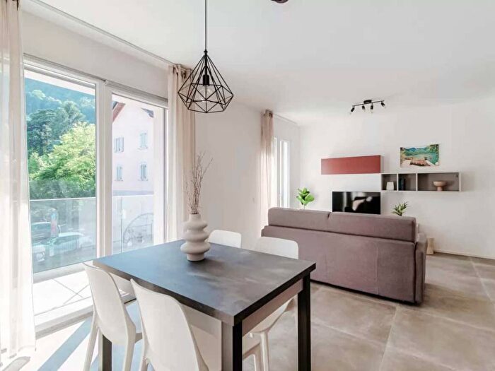 Appartamento trilocale in affitto in Via Bellinzona, Nino Bixio, Como