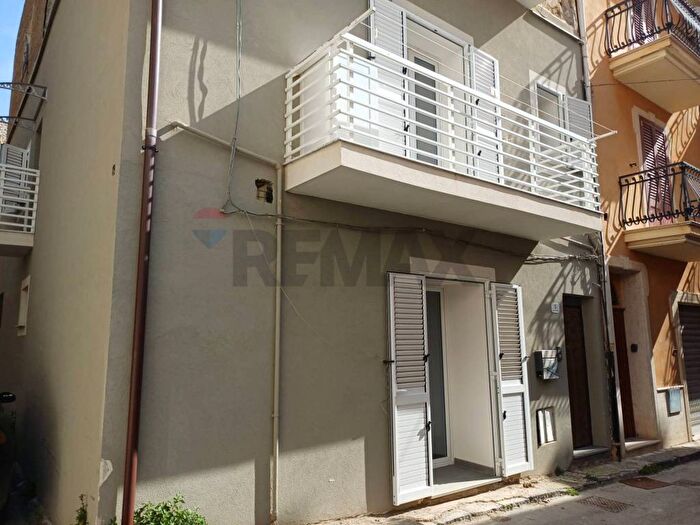 Casa con 5 locali in affitto in Vicolo Pirrera, Favara