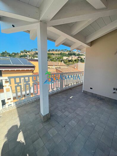 Casa con 7 locali in vendita in Grottammare