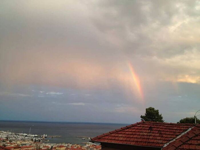 Appartamento trilocale in affitto in Strada Sen Ernesto Marsaglia, Borgo, Sanremo