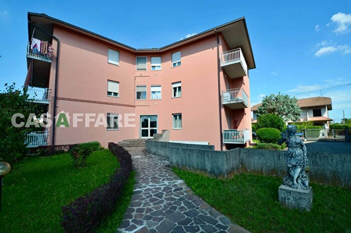 Appartamento quadrilocale in vendita in Via Carducci, Verdellino