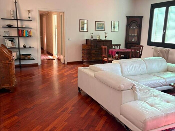 Appartamento quadrilocale in affitto in Via di Villa Chigi, Africano Villa Chigi, Roma