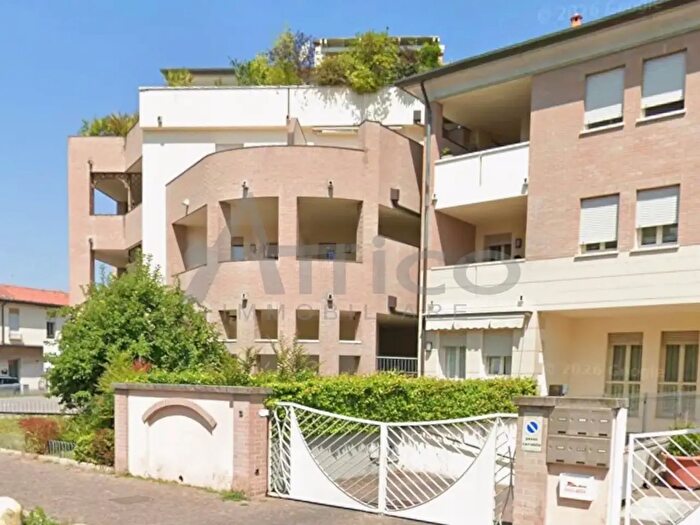 Appartamento con 6 locali in vendita in Via Giovanni Pascoli Ro, Rovigo