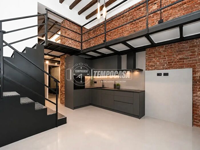 Appartamento trilocale in vendita in Via Achille Maiocchi, Milano