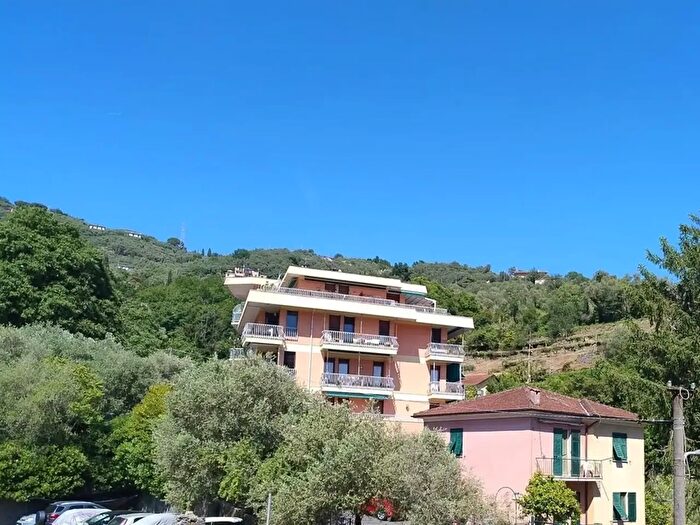 Appartamento trilocale in vendita in Via del Molinello, Rapallo