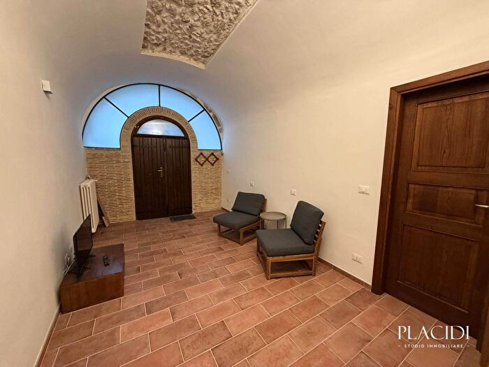 Appartamento bilocale in affitto in Piazza Fontesecco, Duomo Fontana Luminosa, LAquila