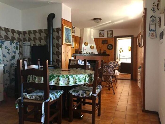 Casa quadrilocale in vendita in Via Sandro Pertini, Donato