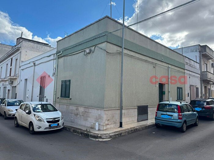 Casa trilocale in vendita in Via Nino Bixio, Manduria