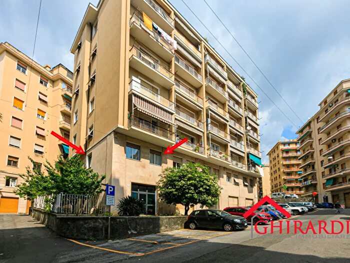 Appartamento con 6 locali in affitto in Via Giordano, Genova