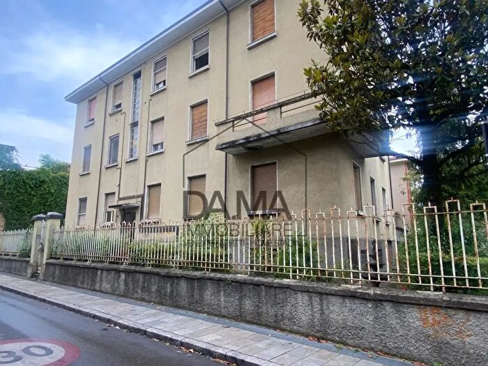 Appartamento trilocale in vendita in Parma