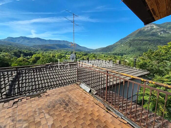 Appartamento trilocale in vendita in Ferrera Di Varese