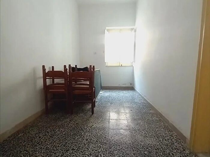 Casa con 5 locali in vendita in Cittanova