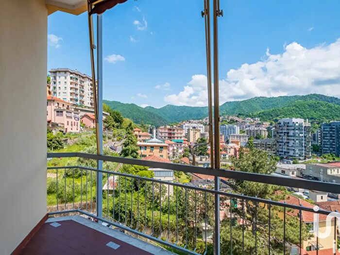 Appartamento quadrilocale in vendita in Via Elia Bernardini, Genova