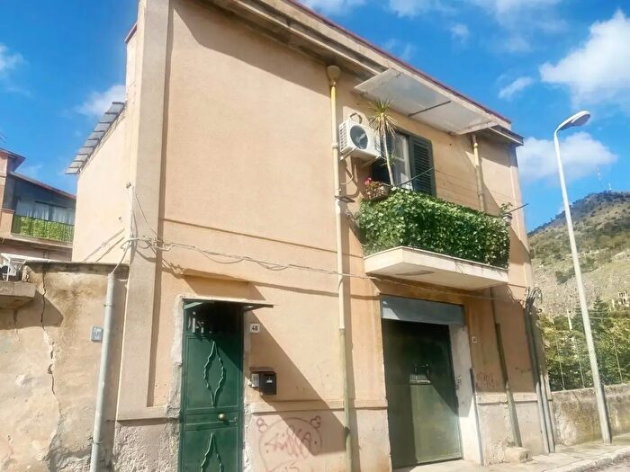 Appartamento trilocale in vendita in Via Castellana Bandiera a, Palermo