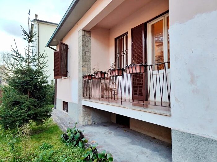 Casa con 6 locali in affitto in Citta Di Castello