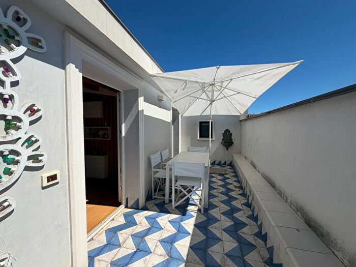 Casa quadrilocale in affitto in Via Scopari, Kalsa, Palermo